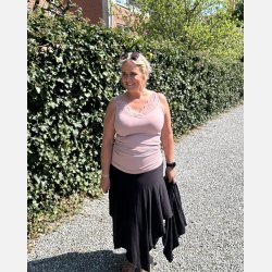 Asymmetrisk microfiber nederdel 